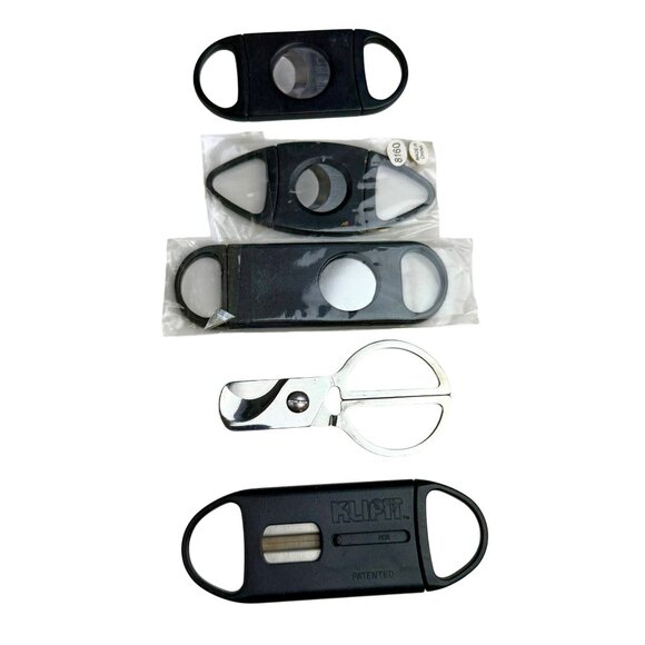 Thompson Co. Embossed Green Travel Cigar Humidor Gift Set w/ Hygrometers & More - Picture 5 of 14